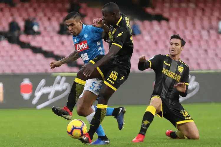 周三008意甲深度解析：那不勒斯主场承压冲胜，残阵帕尔马能否上演防守反击奇迹？